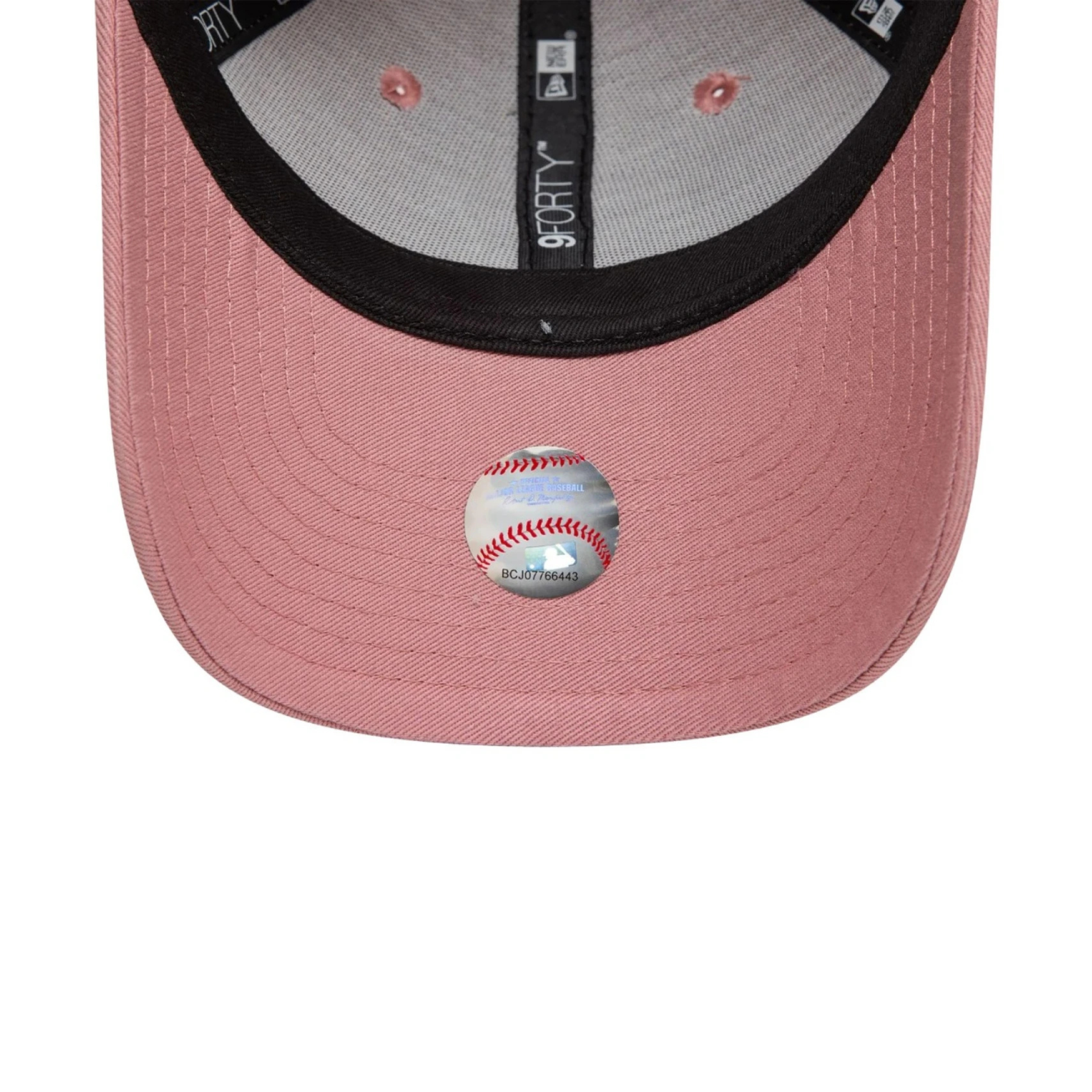 New Era New York Yankees Essential Youth Pink 9FORTY Cap - Cap On