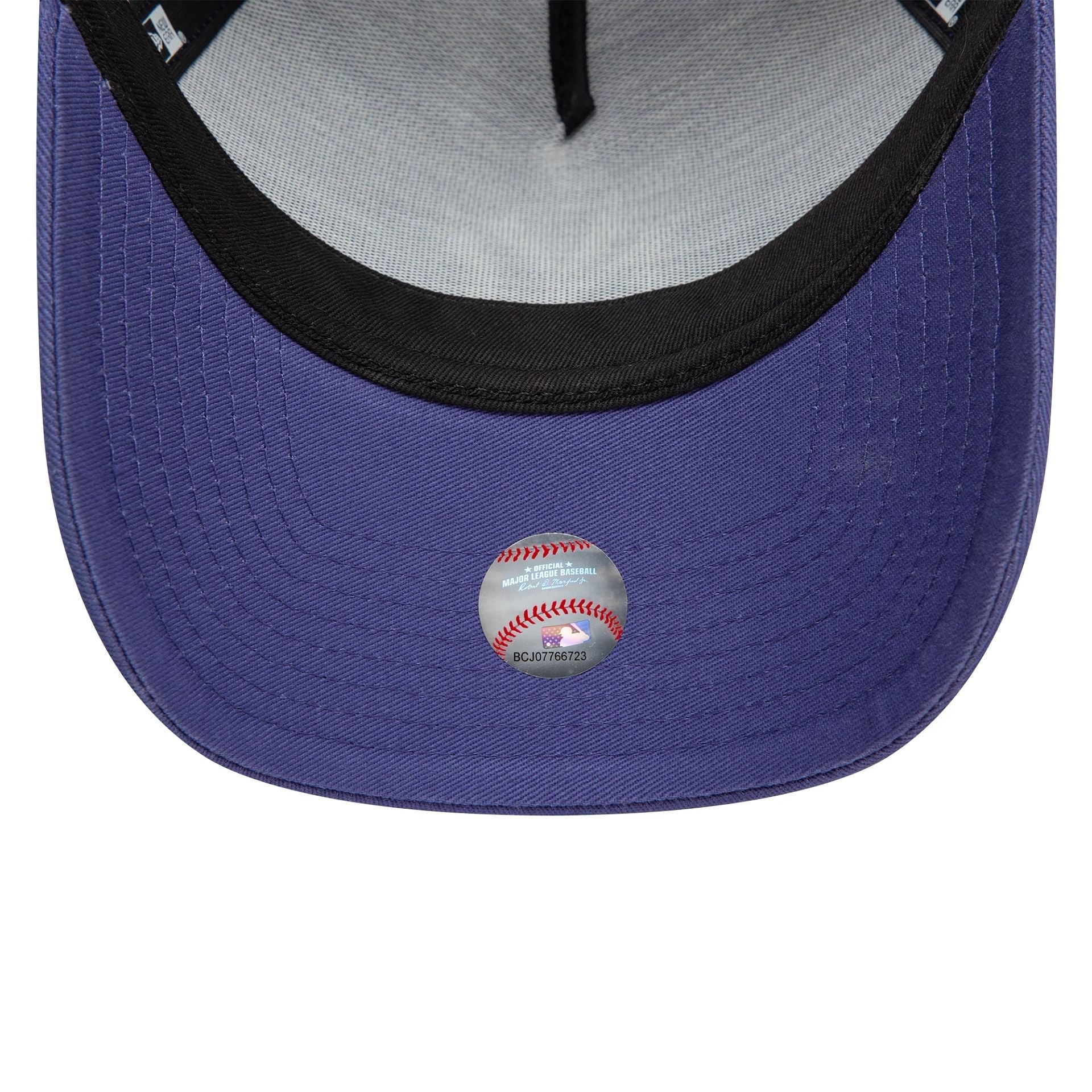 New Era New York Yankees League Essential Dark Blue 9FORTY A-Frame Trucker Adjustable Cap - Cap On