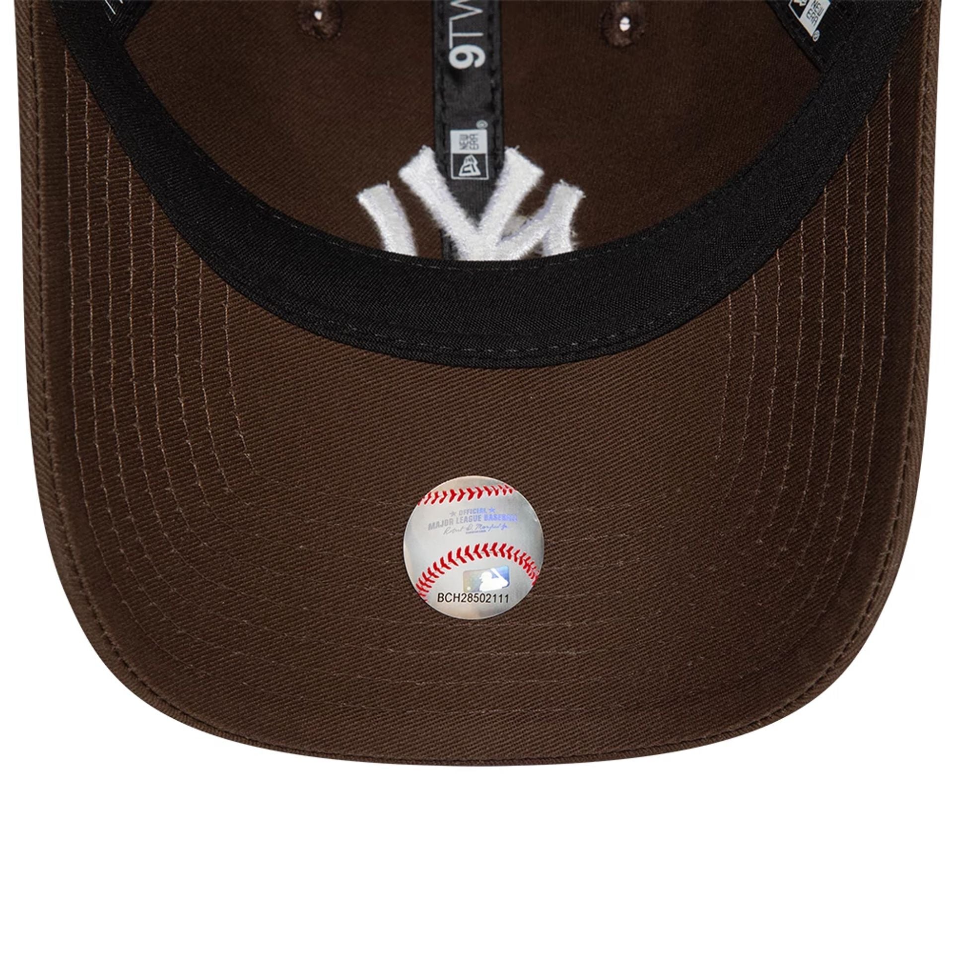 New Era New York Yankees League Essential Dark Brown 9TWENTY Adjustable Cap - Cap On