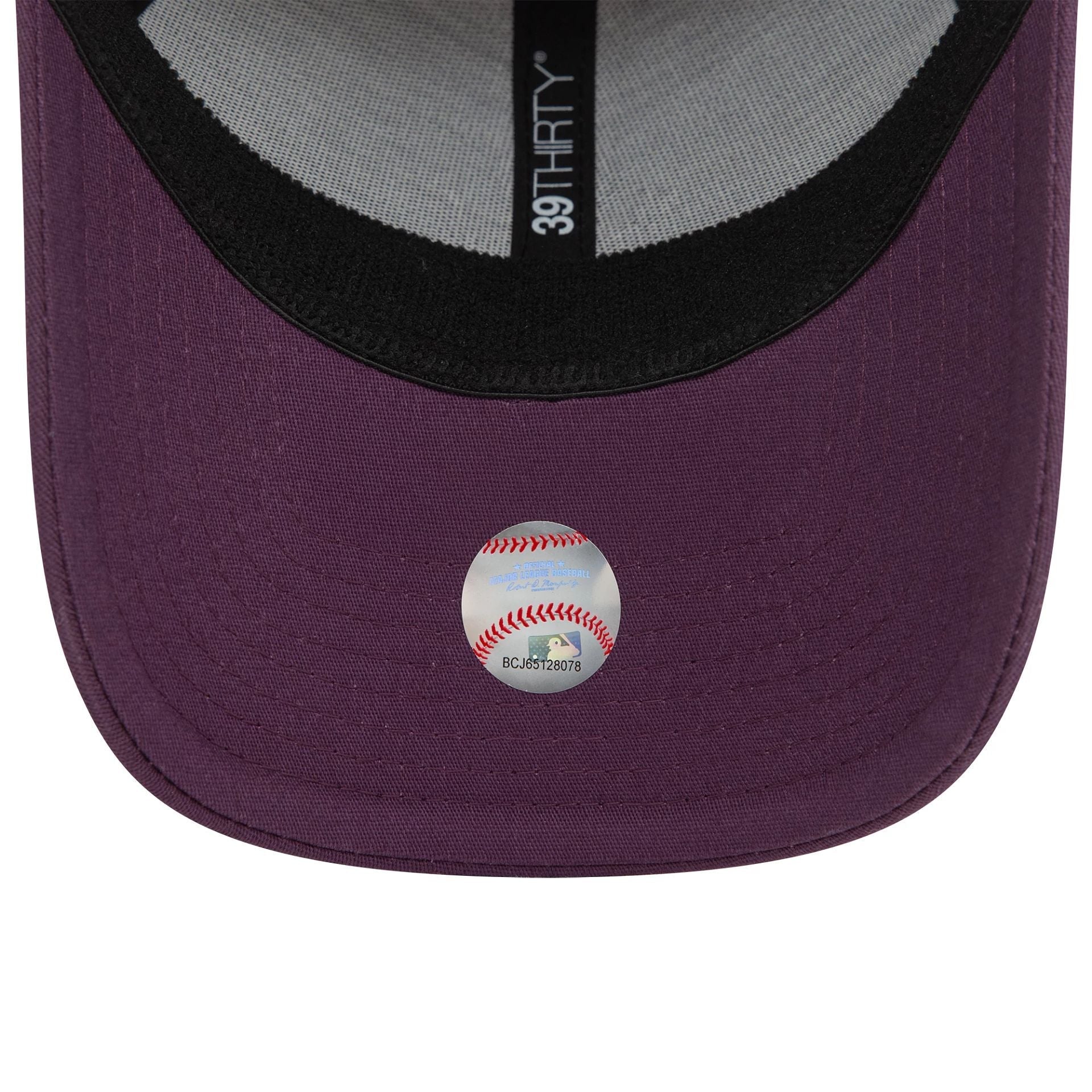 New Era New York Yankees League Essential Dark Purple 39THIRTY Stretch Fit Cap - Cap On