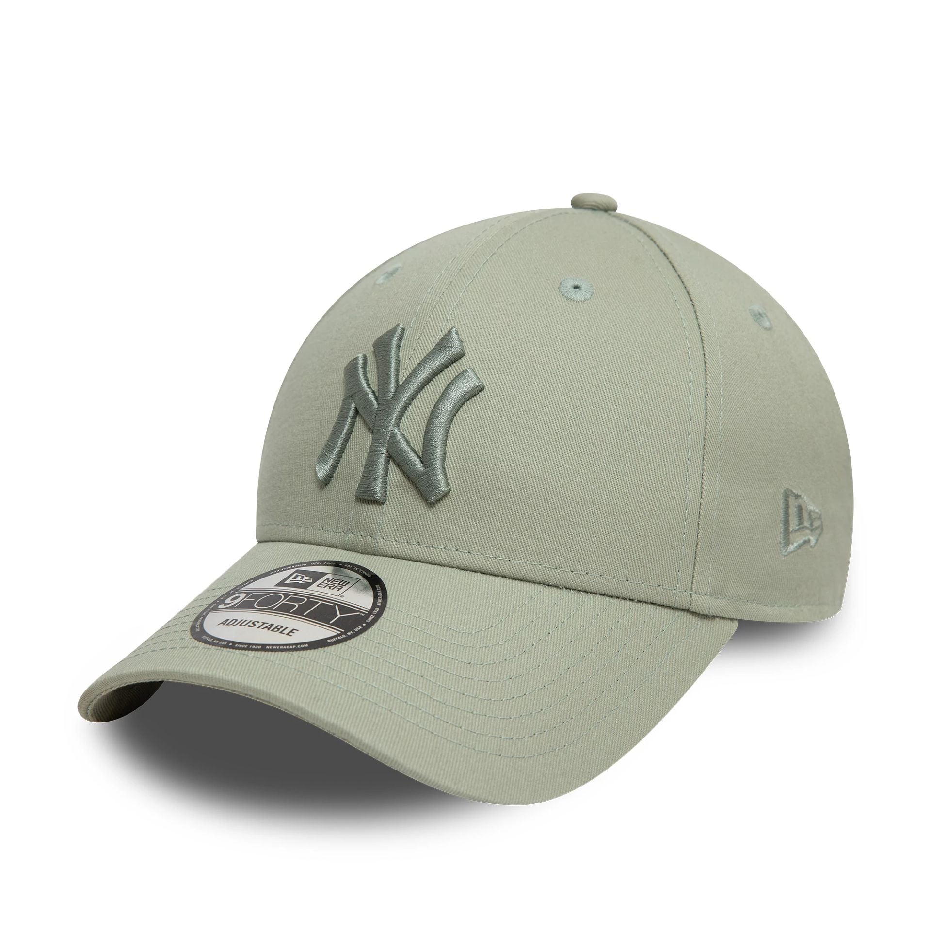New Era New York Yankees League Essential Pastel Green 9FORTY Adjustable Cap - Cap On