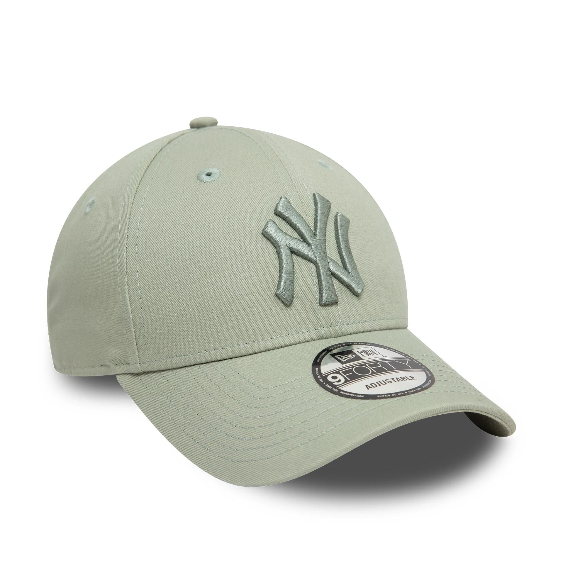 New Era New York Yankees League Essential Pastel Green 9FORTY Adjustable Cap - Cap On