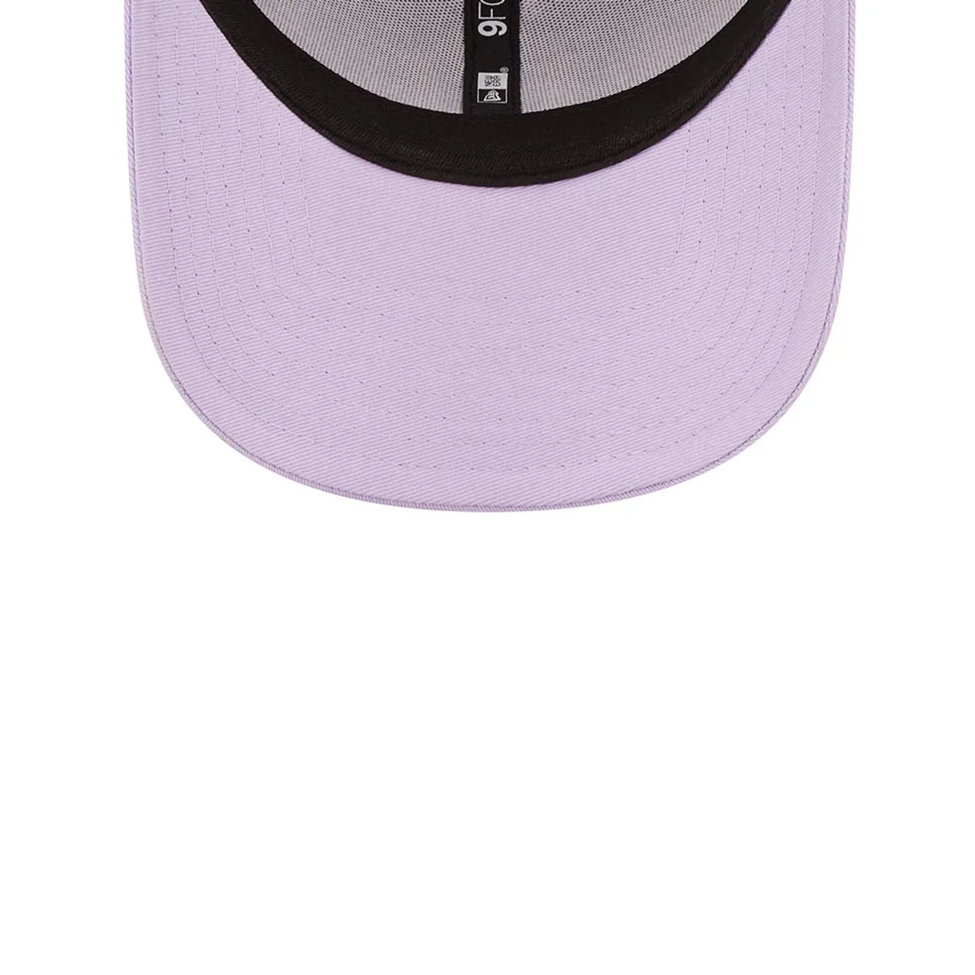 New Era New York Yankees League Essential Purple 9FORTY Adjustable Cap - Cap On