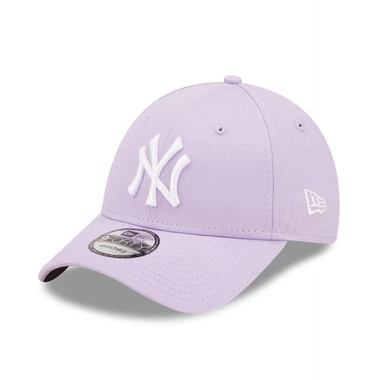 New Era New York Yankees League Essential Purple 9FORTY Adjustable Cap - Cap On