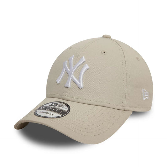 New Era New York Yankees League Essential Stone 9FORTY Adjustable Cap - Cap On