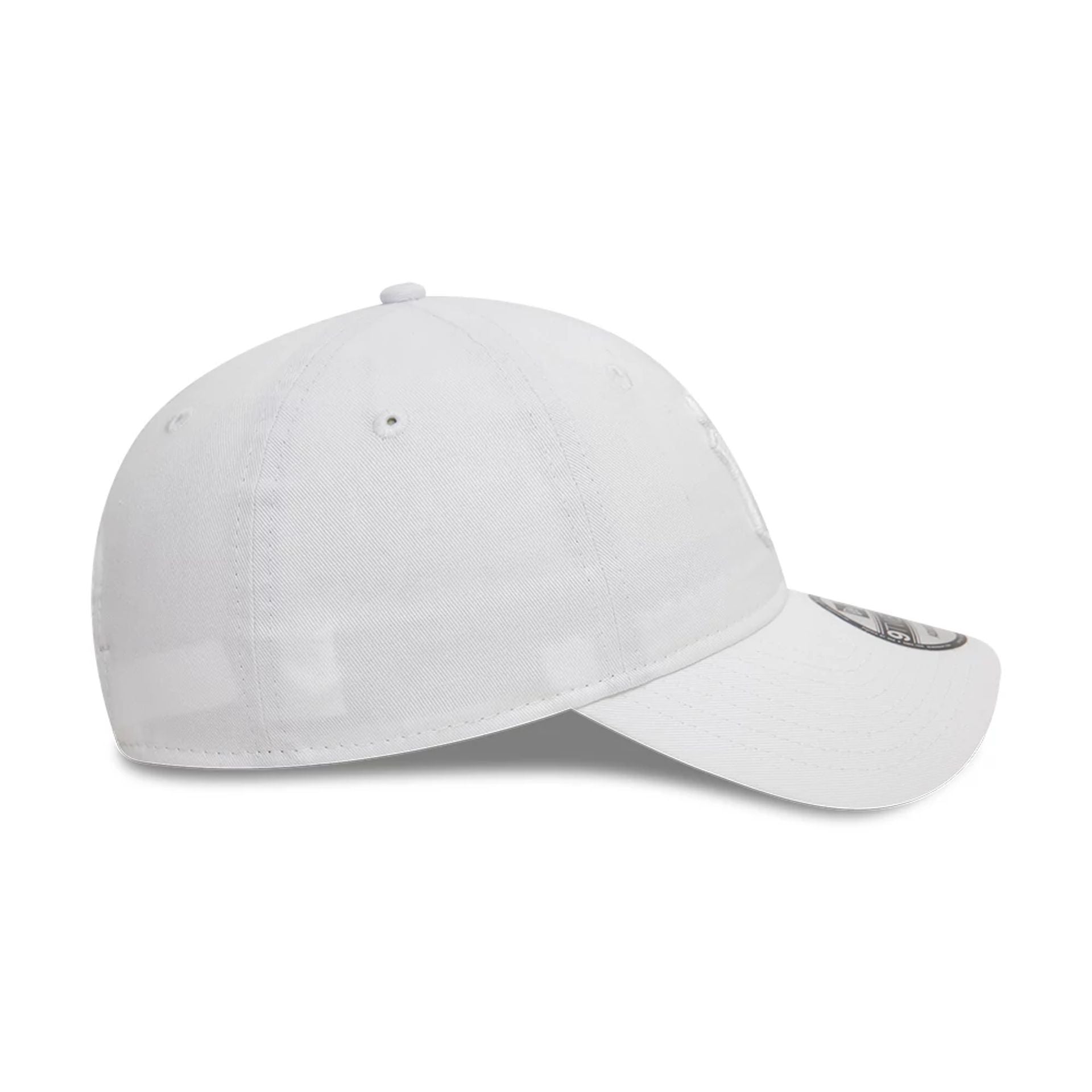 New Era New York Yankees League Essential White 9TWENTY Adjustable Cap - Cap On