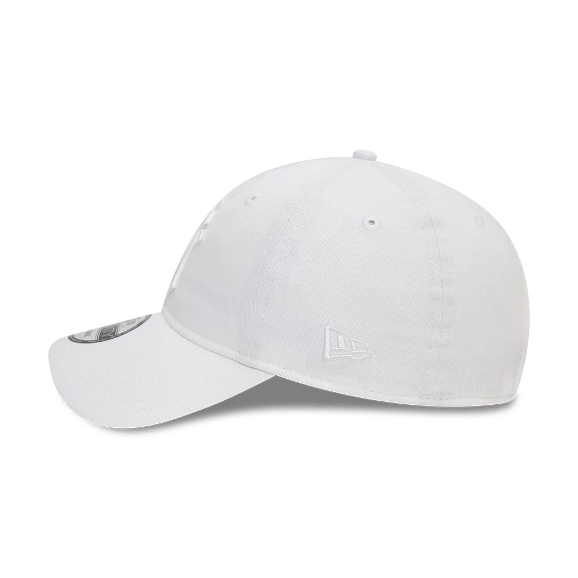 New Era New York Yankees League Essential White 9TWENTY Adjustable Cap - Cap On