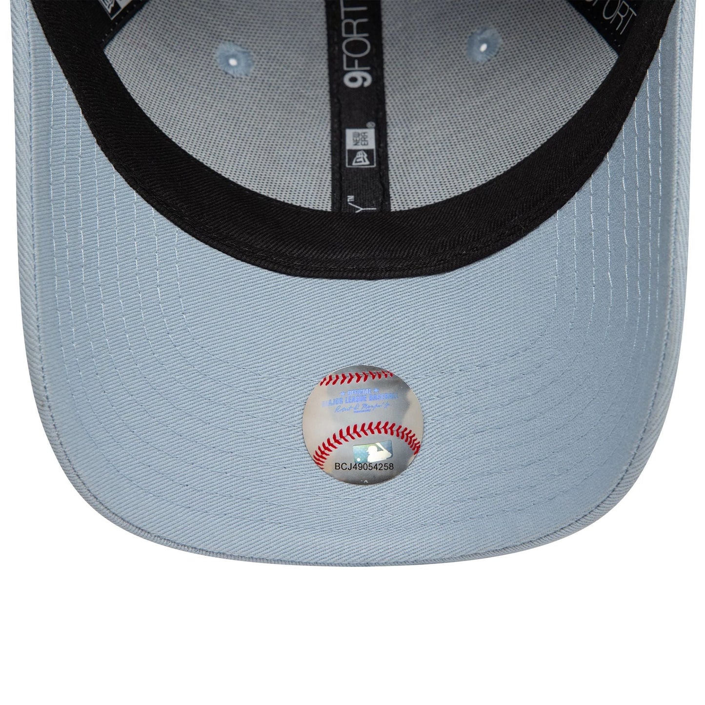 New Era New York Yankees Child League Essential Pastel Blue 9FORTY Adjustable Cap - Cap On