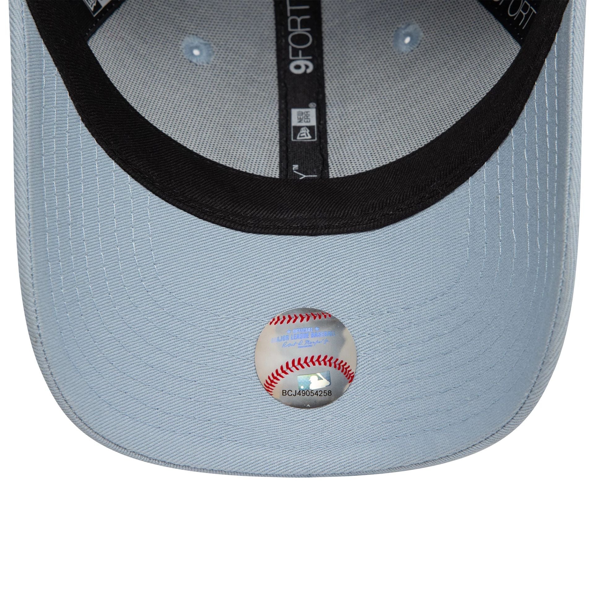 New Era New York Yankees Child League Essential Pastel Blue 9FORTY Adjustable Cap - Cap On