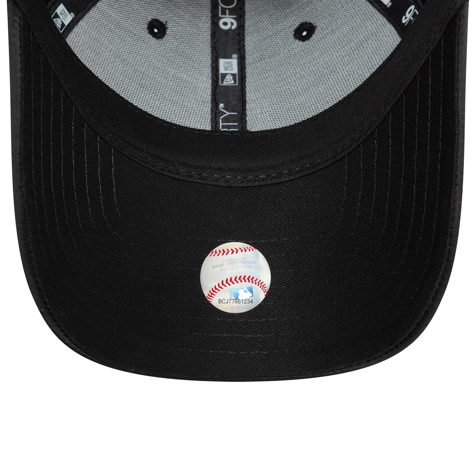 New York Yankees Womens Satin Black 9FORTY Adjustable Cap - Cap On