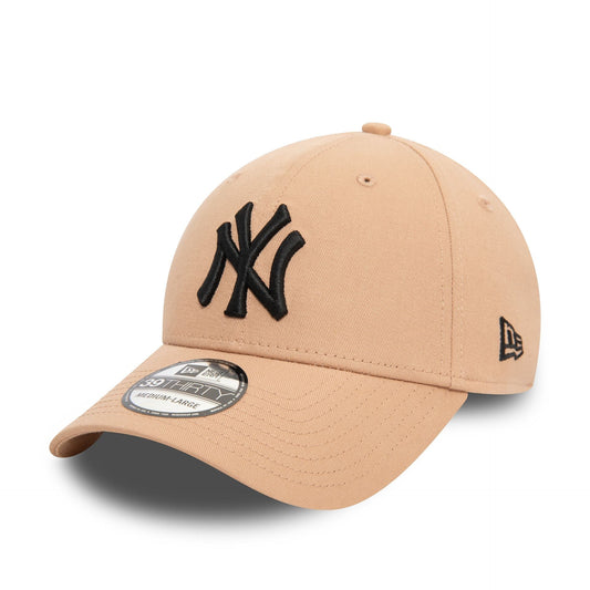 New Era New York Yankees League Essential Beige 39THIRTY Stretch Fit Cap - Cap On