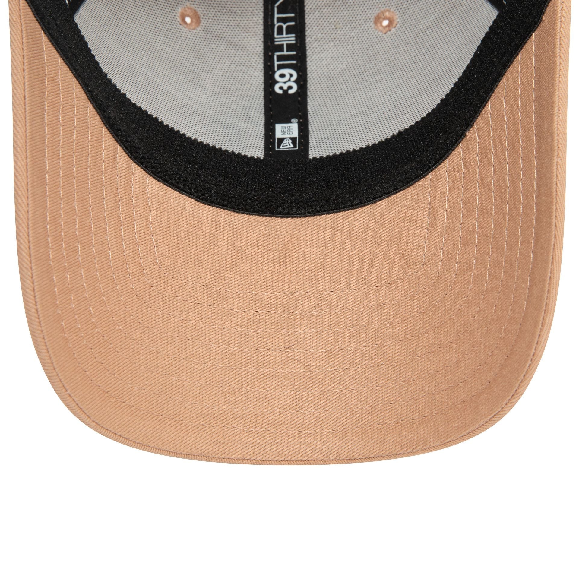 New Era New York Yankees League Essential Beige 39THIRTY Stretch Fit Cap - Cap On